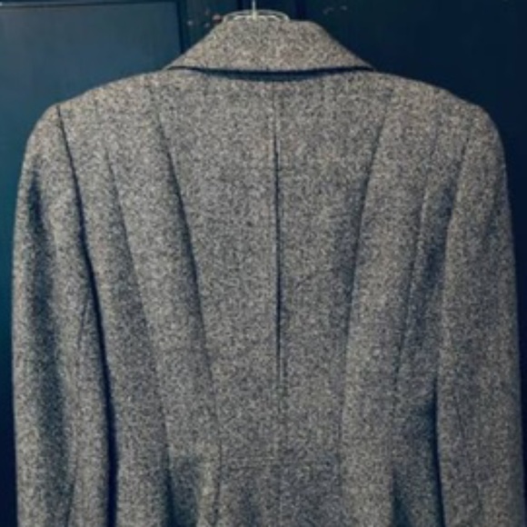 Beautiful Wool Skirt Suit - Picture 10 of 12